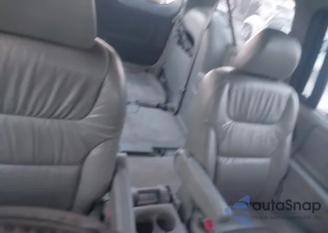 2008 Honda Odyssey Touring z USA, uszkodzony, nr VIN 5FNRL38948B114891